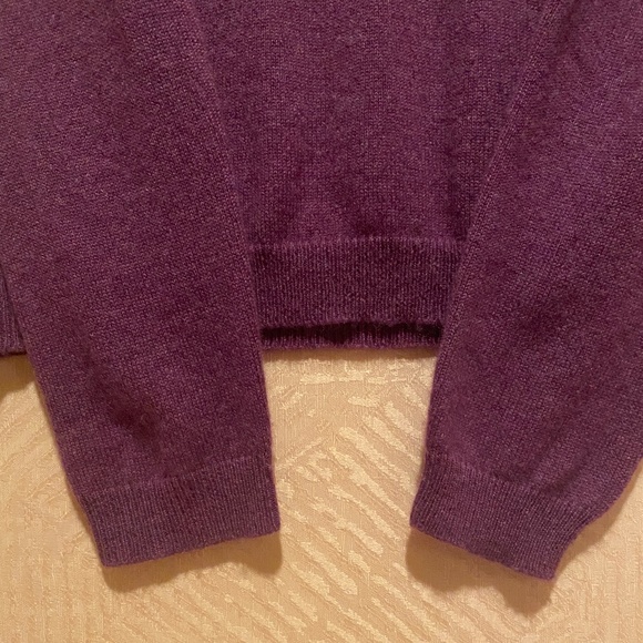 Tweeds Soft Purple 100% Cashmere Sweater. - Picture 6 of 7